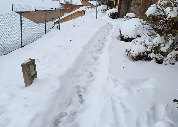 Les Fontanilles Odeillo 60 Wifi & Parking Gratuit Expose Plein Sud & Plein Pied , Draps & Serviettes De Toilettes Non Inclus, Sabanas Y Toallas No Incluidos Chalé Font-Romeu-Odeillo-Via